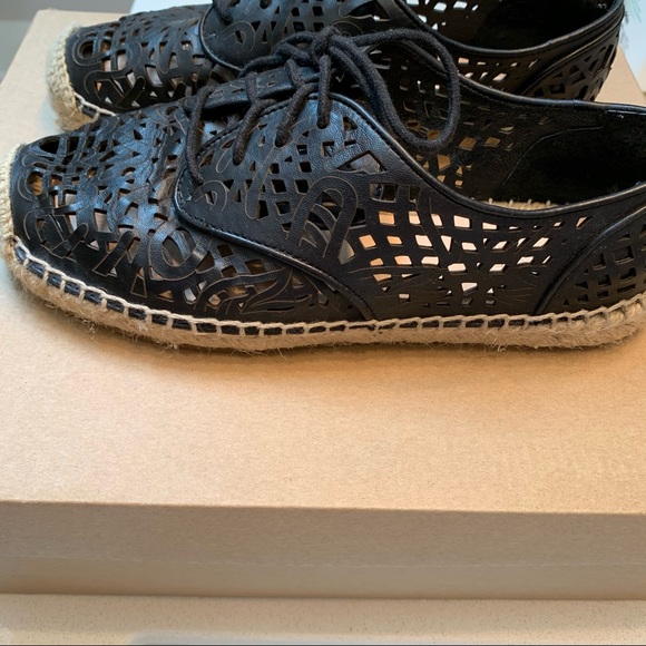 Vince Camuto sneakers black tie up - Picture 8 of 13